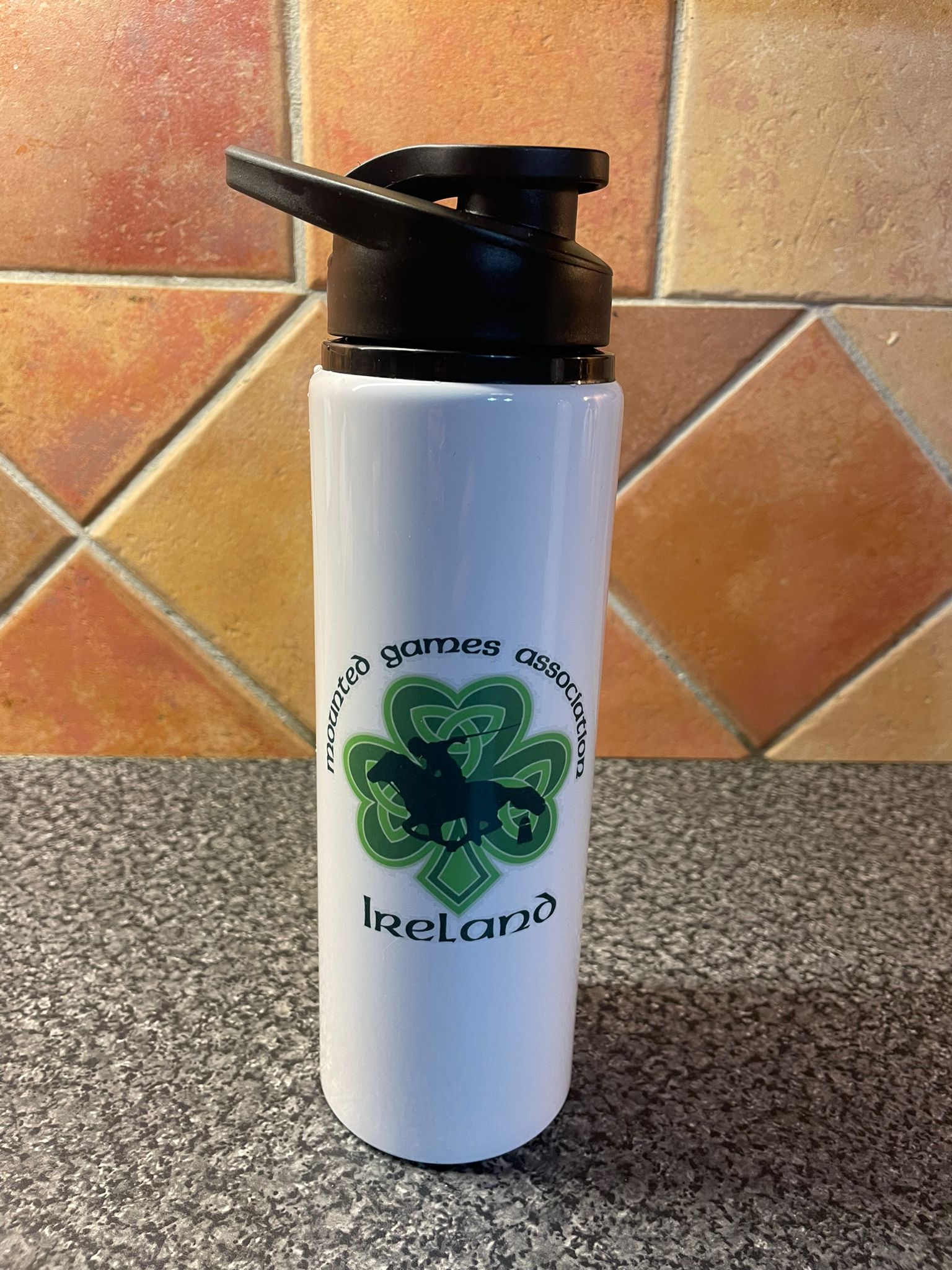 Mga Branded Metal Drinker